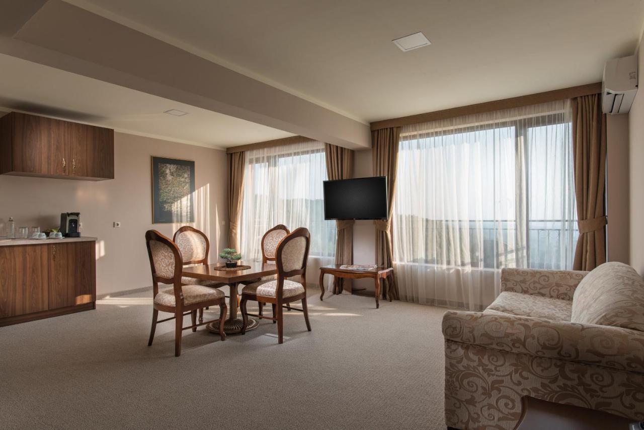 Hotel Magus